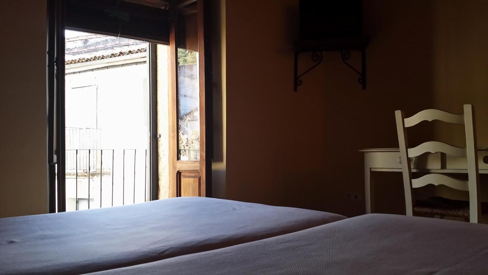 Casa Rural con encanto Los Postigos Banos De Montemayor Habitación foto