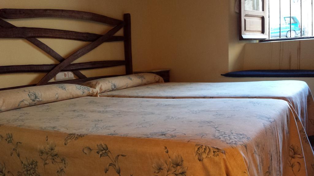 Casa Rural con encanto Los Postigos Banos De Montemayor Habitación foto