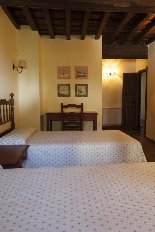 Casa Rural con encanto Los Postigos Banos De Montemayor Habitación foto